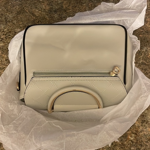 New With Tags Bella Russo Purse - Picture 5 of 8